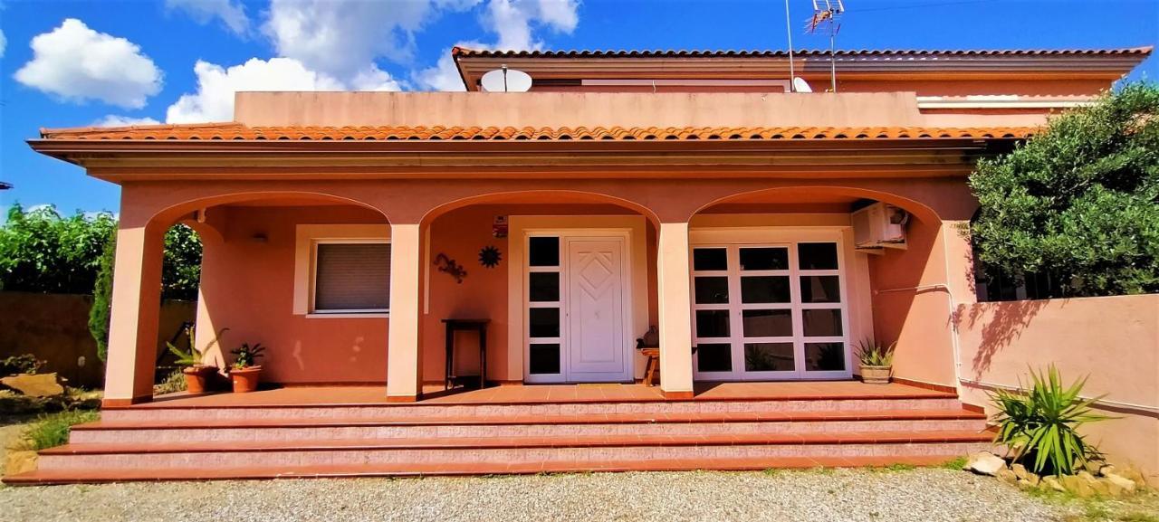 Villa Du Lac Speciale Pour Famille Avec Enfant Riudecanyes Exterior photo